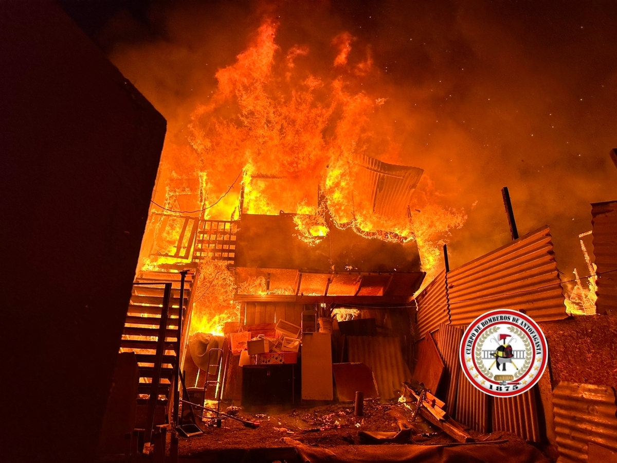 Lluvias e incendio marcaron el fin de semana en Antofagasta