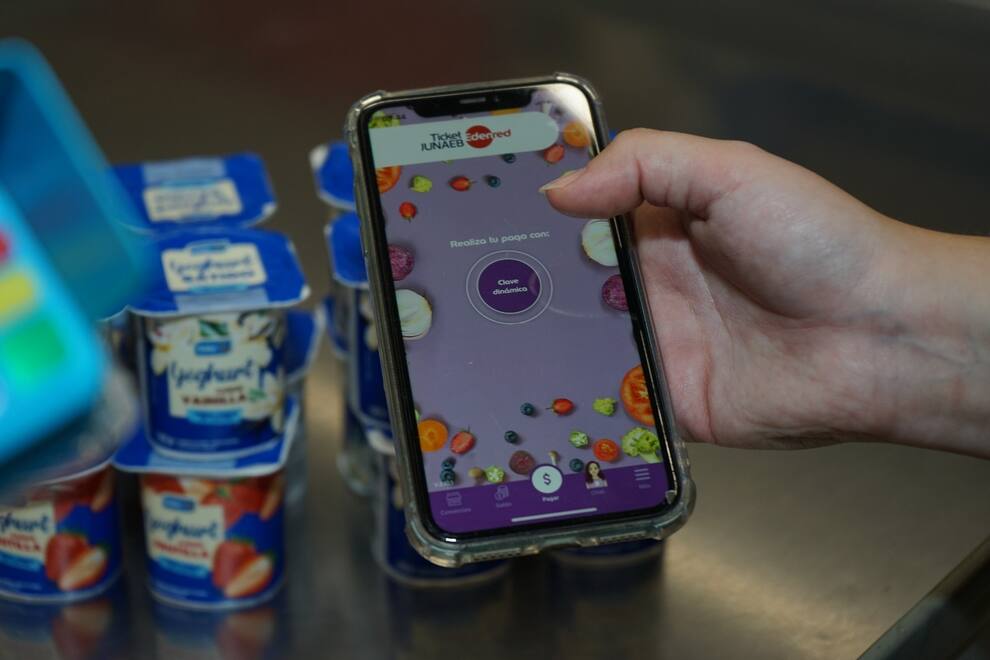 Pago de yogurts con BAES.